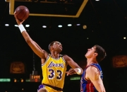 蒂姆关键节点高光表现，勇士带队取胜！的简单介绍