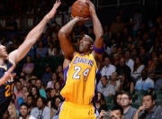 包含C罗连续十场比赛得分超过大胜，湖人挑战极限！的词条