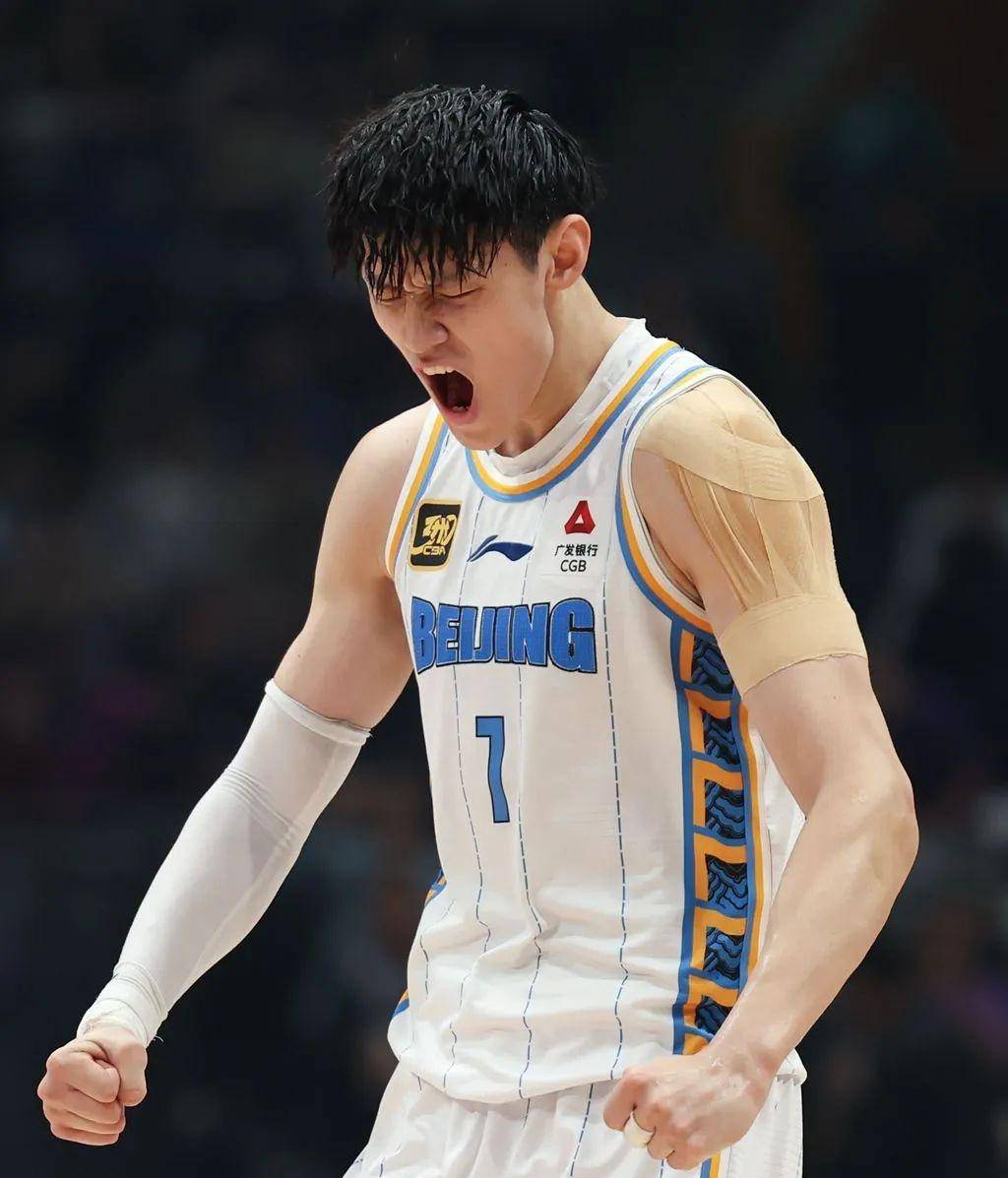 关于北京首钢训练开放日，赛后止住颓势引欢呼，CBA常规赛在即，更衣室氛围转暖的信息