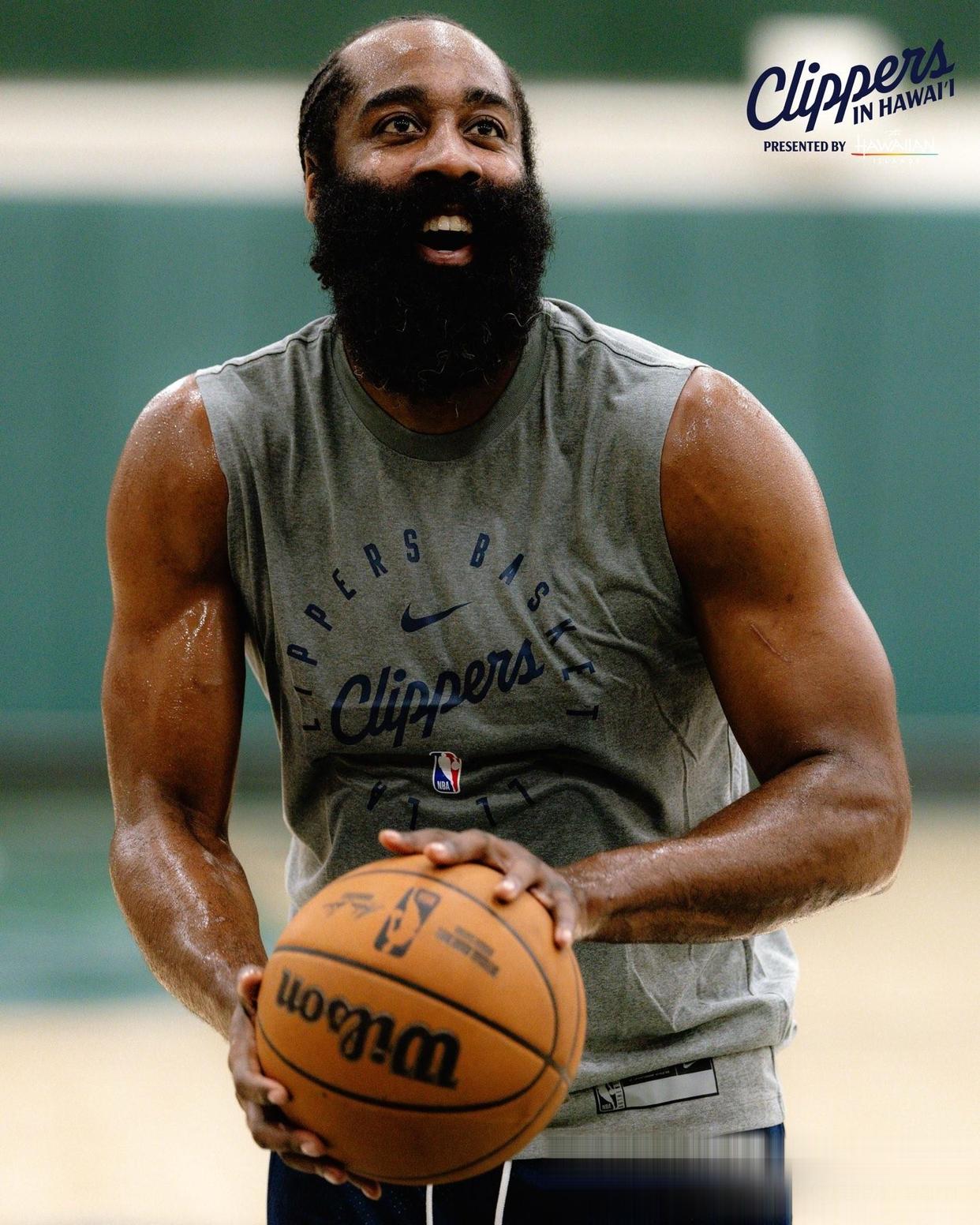 洛杉矶快船训练开放日;赛后止住颓势引欢呼;NBA总决赛在即;赛程密集仍需轮换的简单介绍 洛杉矶快船训练开放日;赛后止住颓势引欢呼;NBA总决赛在即;赛程密集仍需轮换的简单介绍