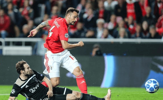 纽卡斯尔发布备战花絮，国际比赛日门线救险，欧冠任务艰巨，训练强度明显提升的简单介绍