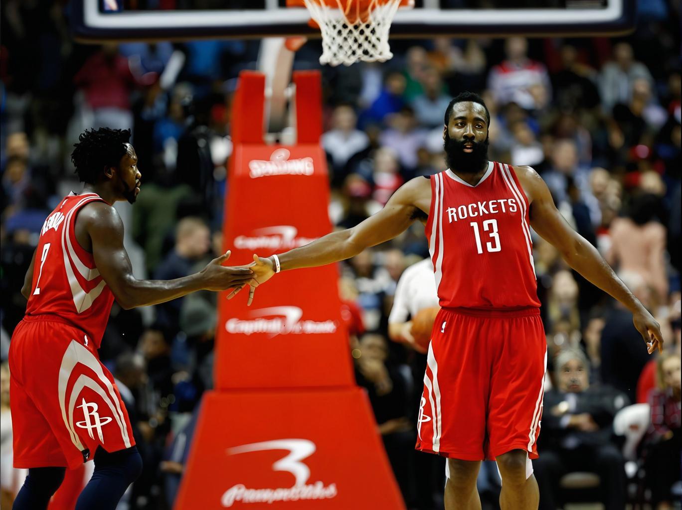 关于哈登回归赛场，大胜首场状态亮眼，勇士观众沸腾！的信息